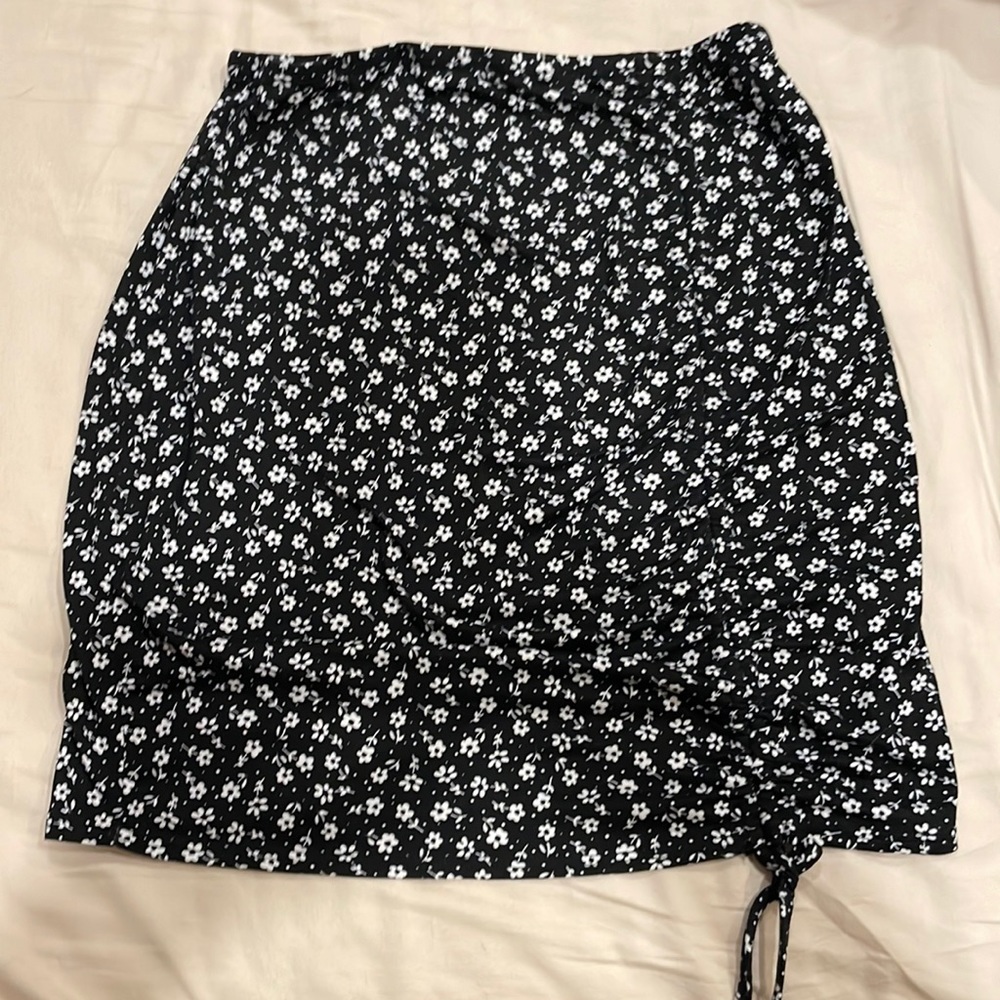 Windsor black and white floral mini skirt